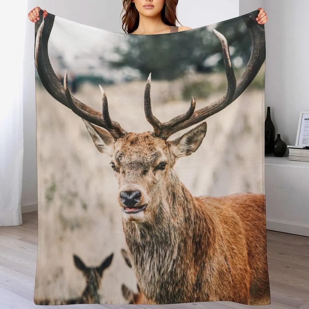 The proud deer Throw Blanket Stylish Warm Blanket for Living Room Bedroom