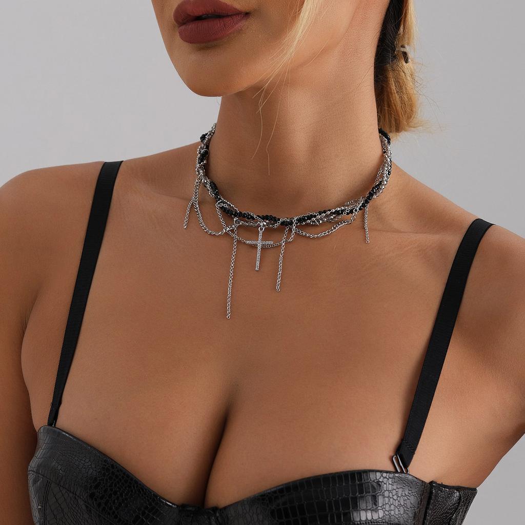 Módní Pevný Skleněný Křížek Náhrdelník s Elegantním Hadím Řetízkem Zdobeným Stylovými Kamínky