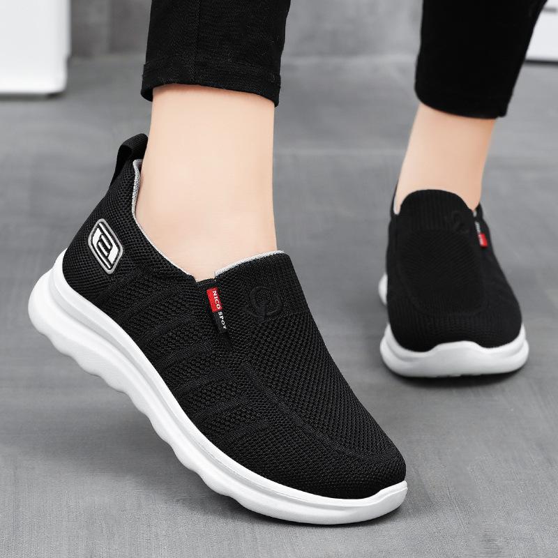 Fashion Women's Cloth Shoes 2024 New Knitted Lightweight Women's Shoes Trendy Soft Sole Comfortable, Breathable, and Leisure Kick On