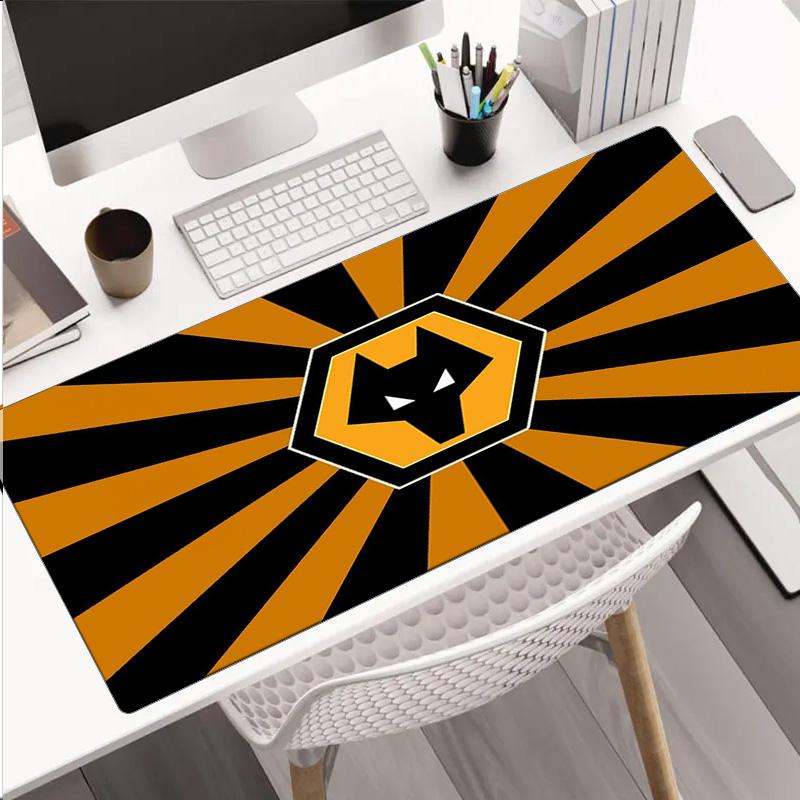 Flaming Wolves Emblem Wanderers Mouse Pad, Rubber Base, Mouse Pad for Gamers and Office Use, Gaming Desk , Easy To Clean Mat Christmas Fan Gifts