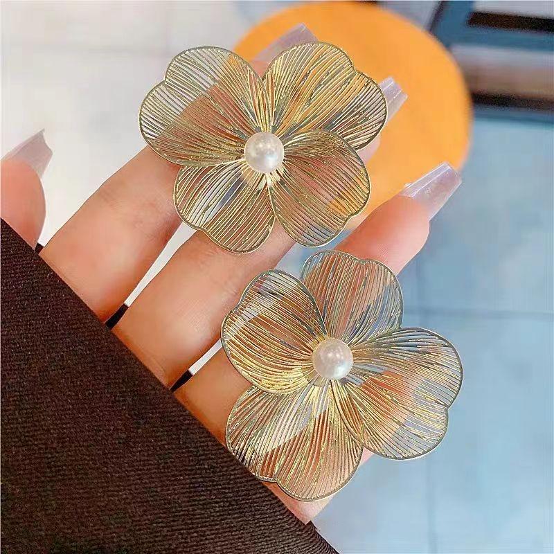 LATS Red White Gold Color Matte Texture Metal Flower Retro Earrings for Women Girl New Design Unique Fashion Jewelry Party Gifts