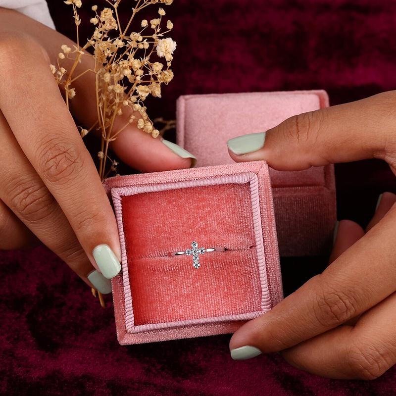 Huitan Chic Cross Rings with Cubic Zirconia Color Trendy Women Accessories Simple Stylish Wedding Rings Statement Jewelry