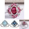 Prächtige versilberte Ringe mit oval geschliffenem natürlichem blauem Saphir und Strasssteinen