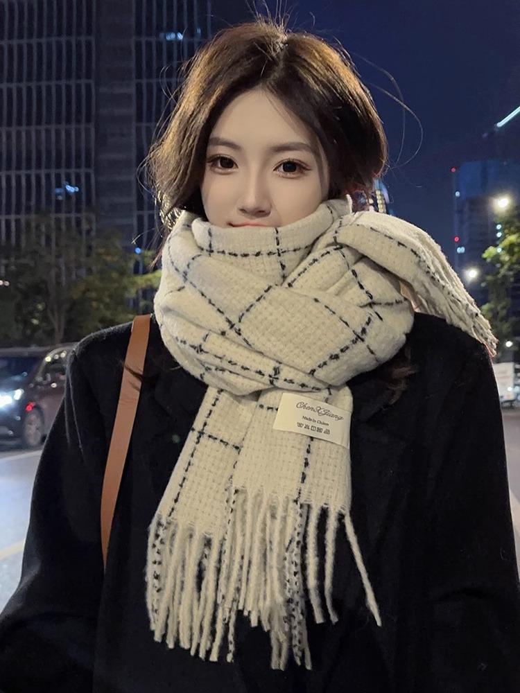 New scarf female winter Korean version versatile Internet celebrity high sense plaid shawl thickened warm scarf student
