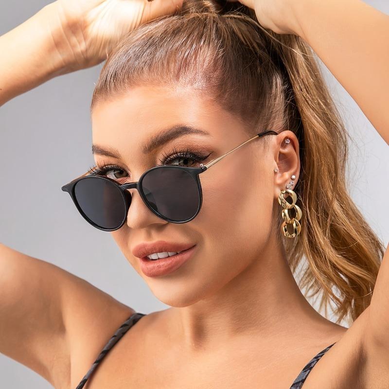 Classic Retro Round Women's Fashionable Glasses
