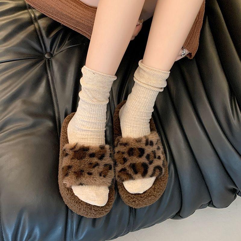 Leopard Print Thick Soled Hairy Slippers for Women's Fashionable Outerwear, New Autumn and Winter Fashion Home Cotton Slippers