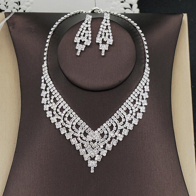 Ladies Jewelry Set New Simple And Versatile Bridal Wedding Dress Necklace Earrings Two -Piece Korean Rhinestone Wedding Necklace