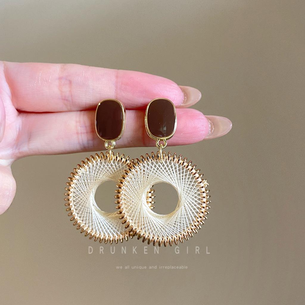 Off-white Woven Earrings Women's High-end Temperament Earrings, Bohemian Vacation Earrings.