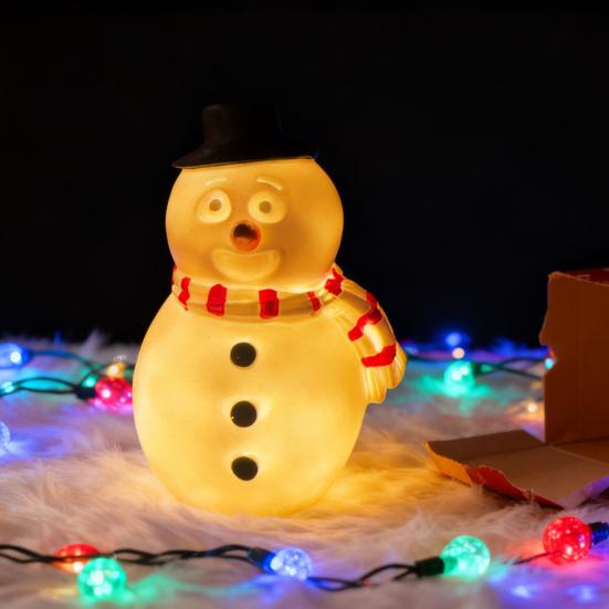 Snehuliaková nočná lampa napájaná cez USB Roztomilá vianočná stolová lampa s teplou žiarou Sviatočná dekorácia do kancelárie spálne
