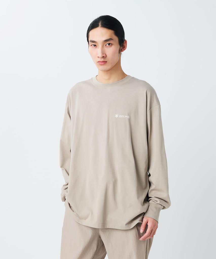 Snow Peak Soft Cotton Relaxed Logo Long Sleeve T-Shirt TS-25AU010, Greige, Size M. Unisex Relaxed-fit Tee In Soft Cotton with Logo Print.