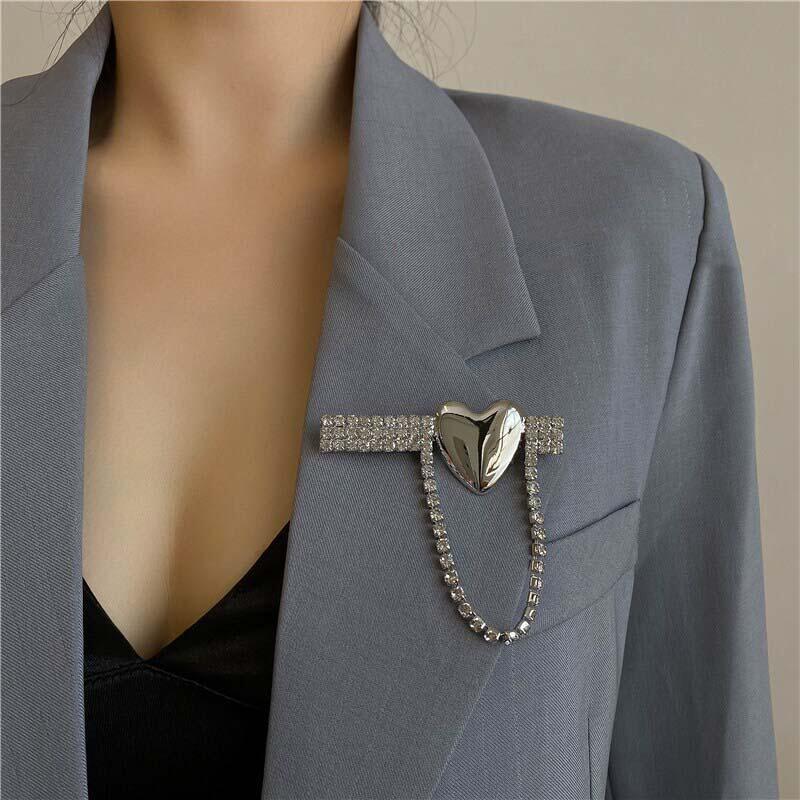 Punk Full Rhinestone Heart-Shaped Brooches for Women Men Exquisite Fashion Suit Corsage Pins Accessories Party Jewelry Gifts