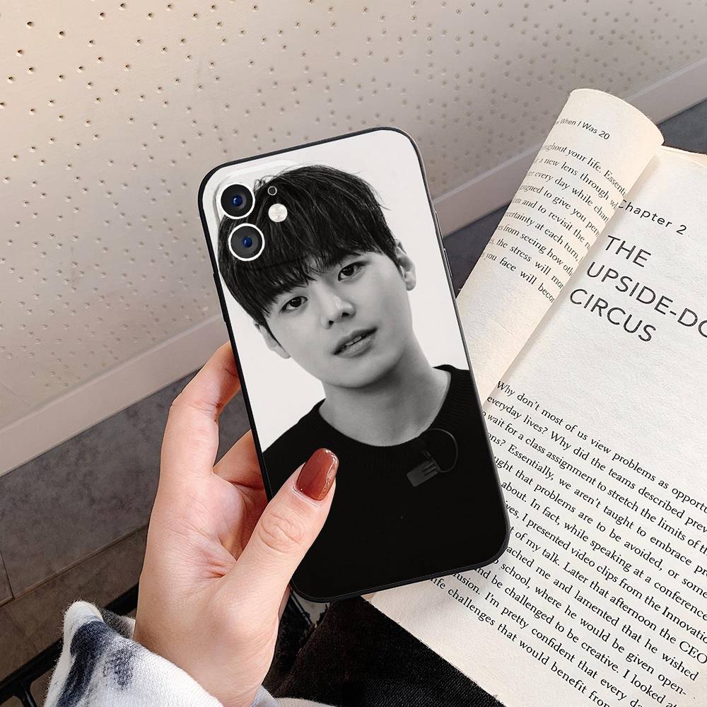 Korean Celebrity R-Ryeo Un Phone Case For IPhone 17 Air 16 15 14 13 Pro Max 11 12 Black Silicone Cover