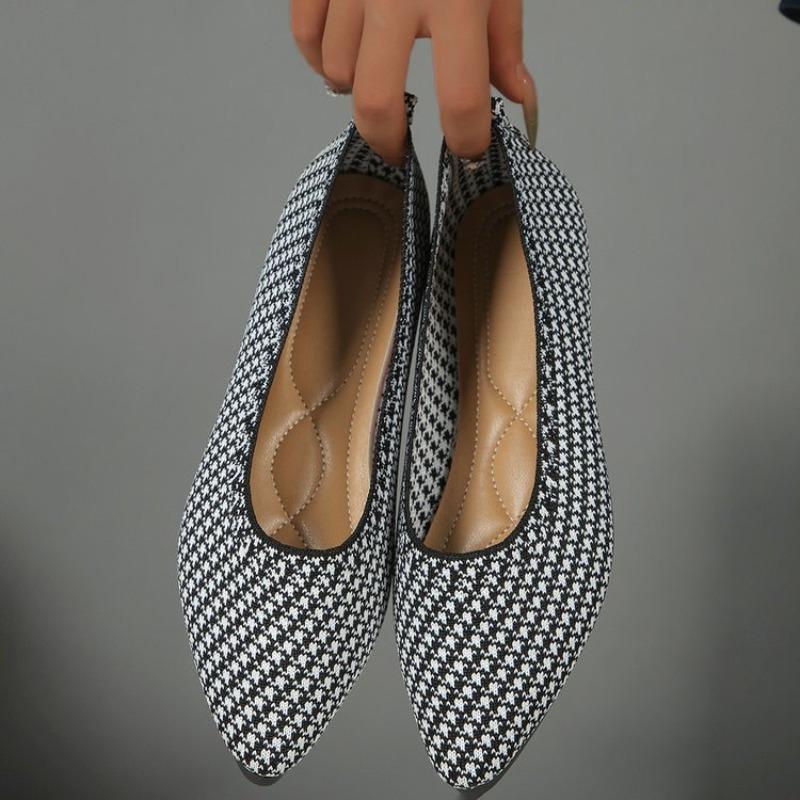 Pointed flat-soled single shoes women's new casual fashion soft-soled ladyshoes imitation plaid woven shallow mouth lazy shoes