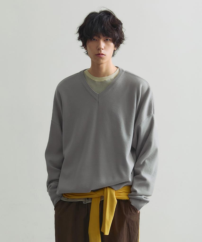 Nyuobeu Bangada V-Neck Knit Gray