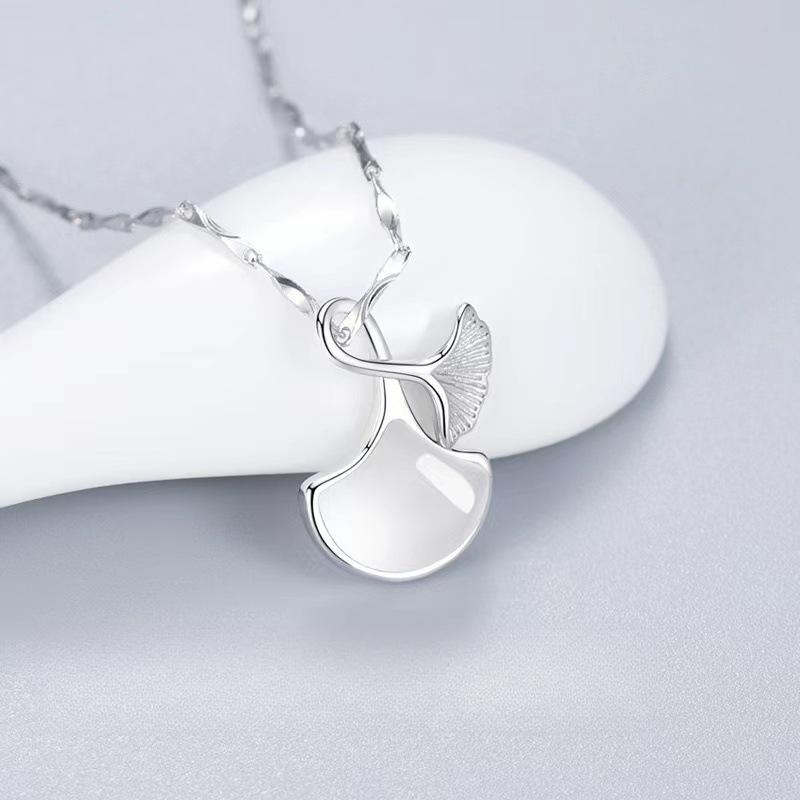 Glückskette für drei Leben für Frauen, Weißer Chalcedon, Schlichtes und vielseitiges Design, Aprikose, Überbringt das Geburtstagsgeschenk ihrer besten Freundin