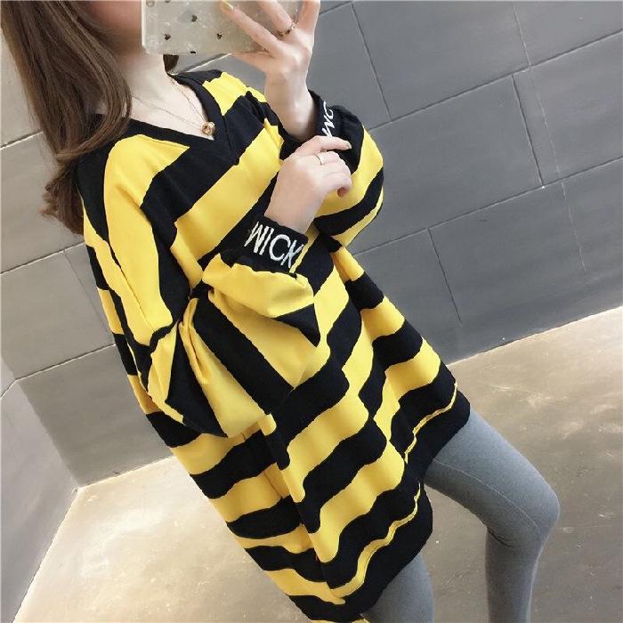 Women's Fleece-Lined Striped Hoodie, Winter 2026 Korean Style, Mid-Length, Versatile and Trendy.