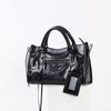 New Retro Versatile Rivet Locomotive Bag Head Layer Soft Leather Hand Bag Sweet Cool Spice Girl Style Shoulder Messenger Bag