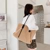Mode Lässig Damen Totes Herbst Winter Koreanische Version Plüsch Schulter Tasche Einfarbig Alle-Spiel Große Kapazität Tote Taschen
