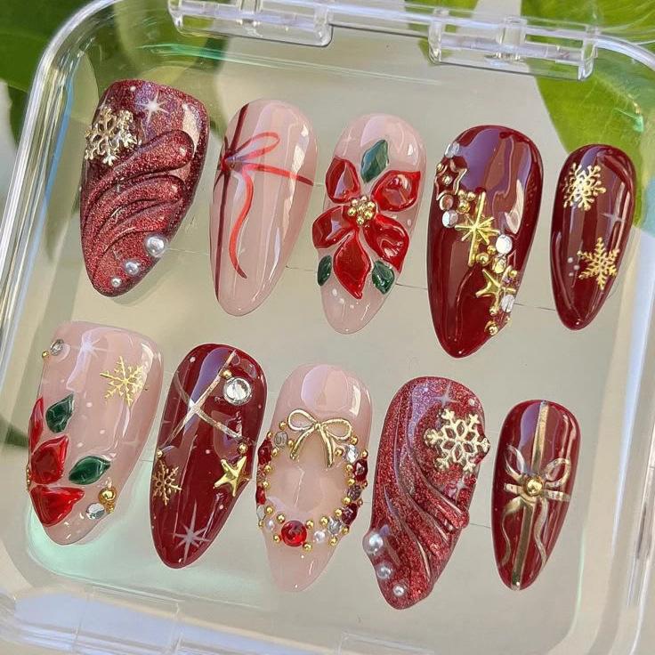 24Pcs Red Glitter Christmas Leaf Pattern Short Oval Press On Nails Fake Nail Tips Set