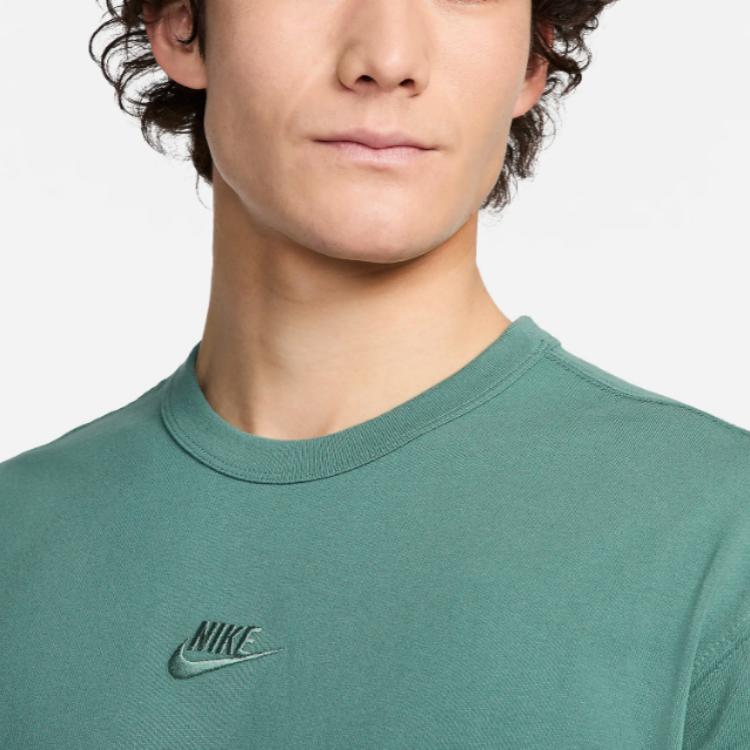 Nike T Shirts Men's Green Crew Neck Moderate Straight Fit DO7393-361