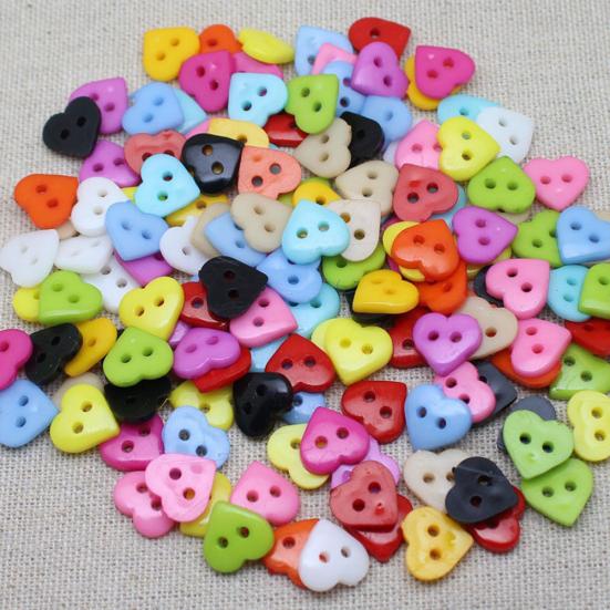 100Pcs Love Heart Shape Buttons DIY Mixed Color Scrapbooking Sewing Accessory