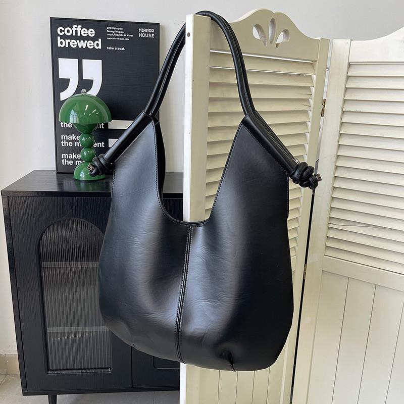 Classic European Retro Style Large Tote Bag With Magnetic Closure For Work And Casual