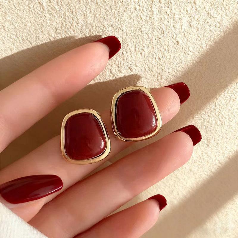 Retro Style Geometric Ankara Red Square Oil Drop Ear Buckle Simple Fashion Design Earrings High-End Temperament Earrings