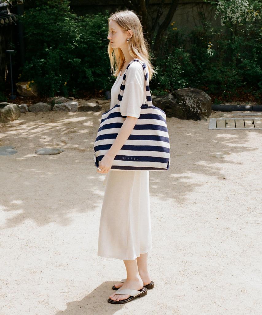 Siyazu Siac3131 Big St Maree Tote_Navy