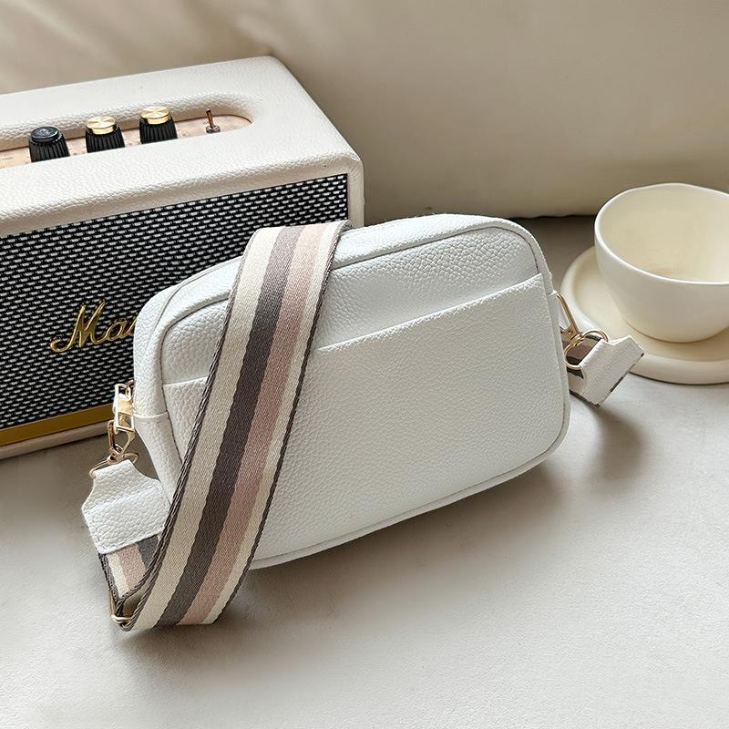 Women's Bag New Small Square Bag Xiaoxiangfeng Wide Shoulder Strap Single Shoulder Oblique Span Bag