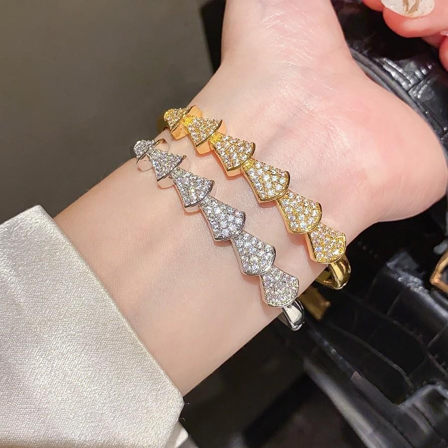 Gold Plated Zirconia Fanshaped Bracelet For Womens Elegant Wear