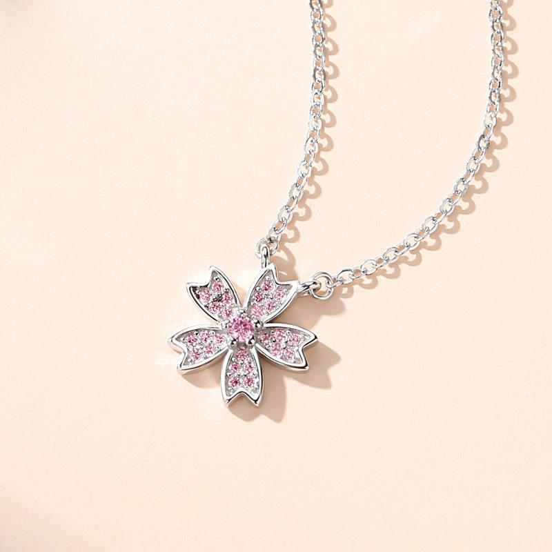 Japan and Korea Sweet Mori Cherry Blossom Necklace Female Ins Niche Design High-end Light Luxury Temperament Collarbone Chain