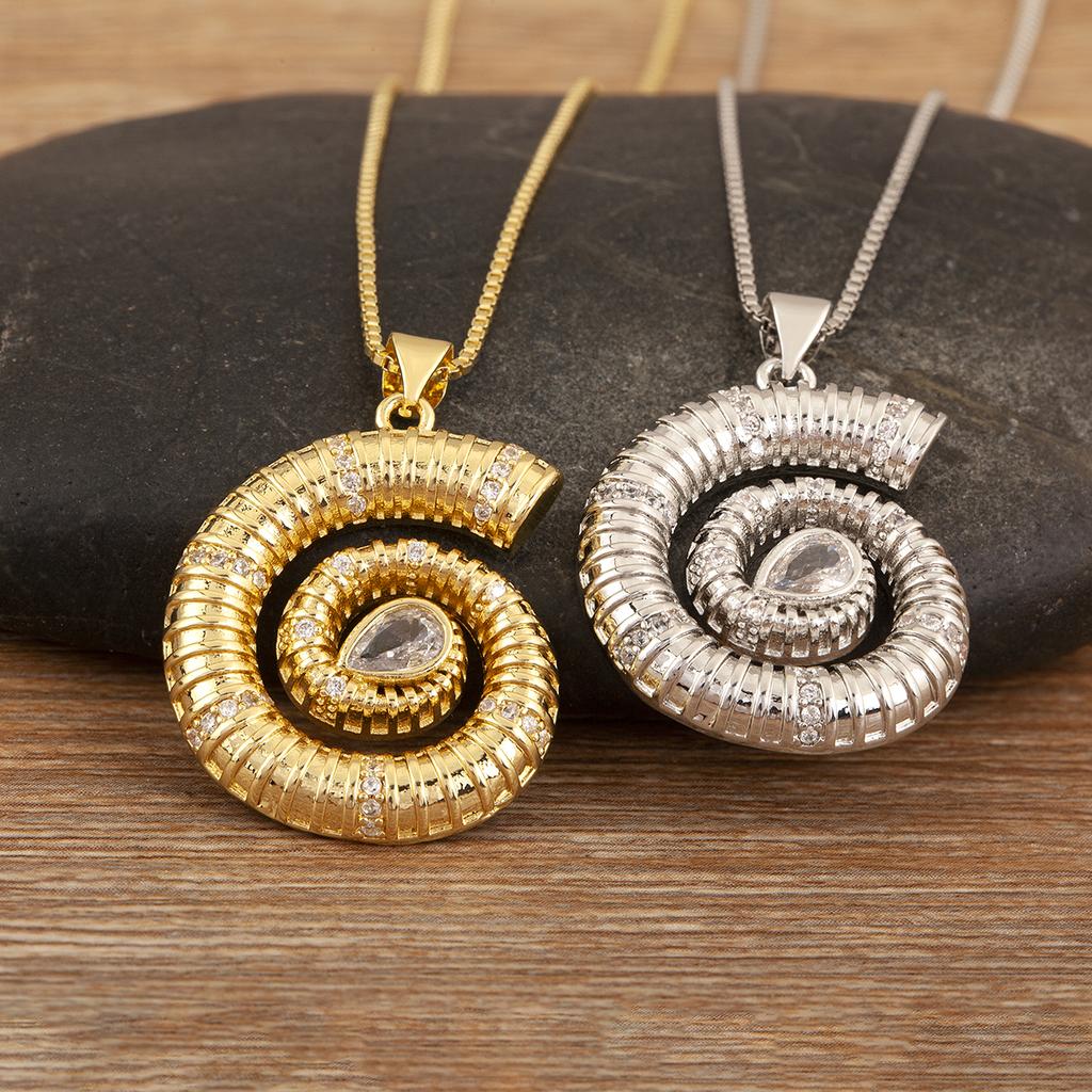 New Creative Design Snail Shape Personality Pendant Necklace For Women Men Pave Shiny Crystal Zircon Charm Jewelry Accessories