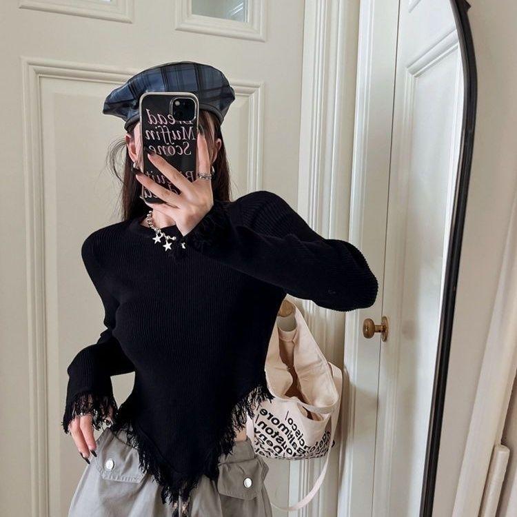 Top ajustado de manga larga con cuello redondo y diseño de borlas para mujer, otoño/invierno