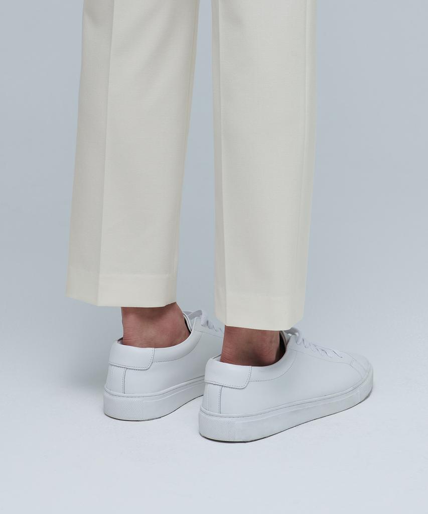 Musinsa Standard Lightweight Relaxed Tapered Hidden Banding Crop Slacks [Cream]