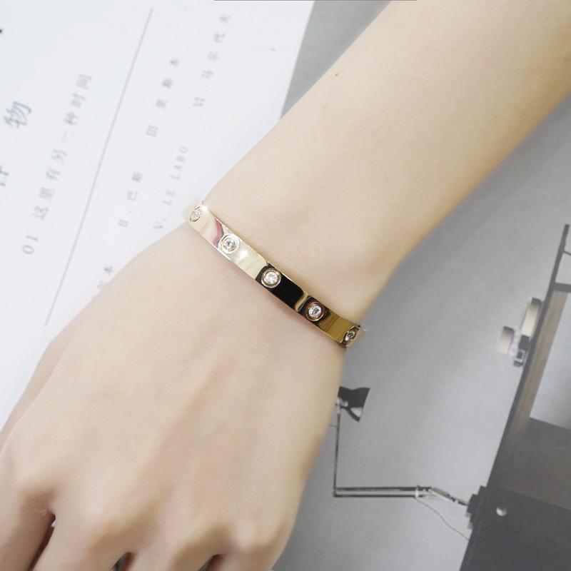 Vergoldete Liebhaber Armbänder & Armreifen für Frauen Roségoldene Farbe Charmantes Zirkonia Manschettenarmband Luxusschmuck Geschenke AVE