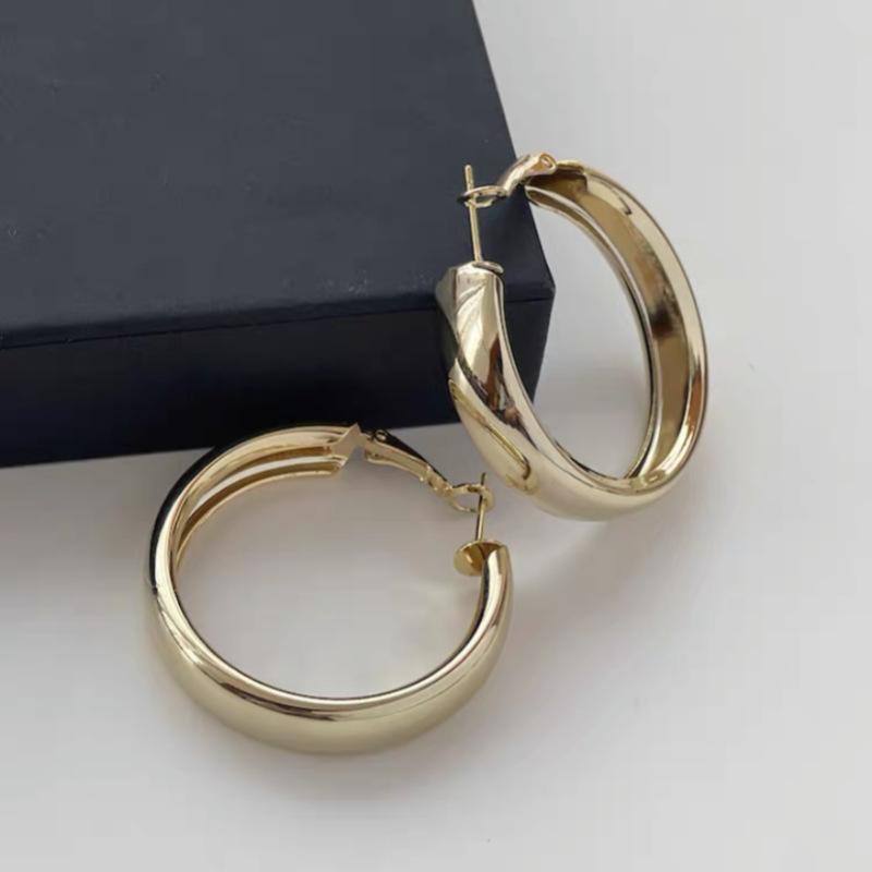 European and American Minimalist Personality Large Earrings Metal Feel Mirror Studs Trendy Temperament Simple Earrings New Earrings