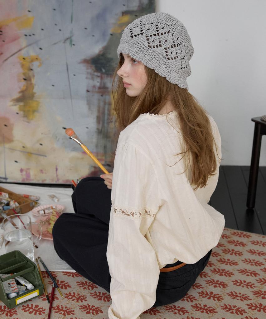LETTER FROM MOON Scallop Punched Knit Beanie (Gray)