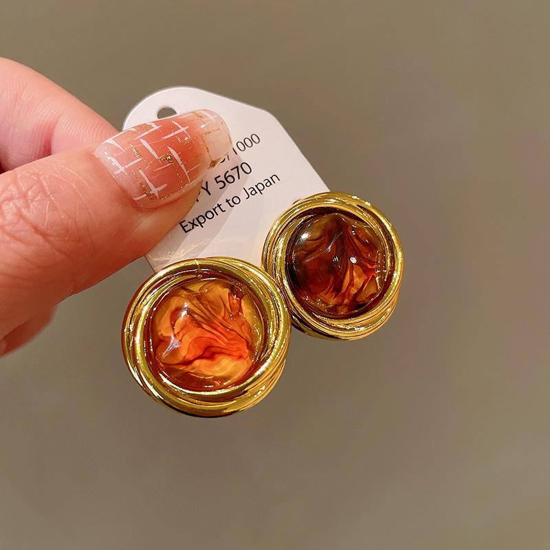 Silver Needle Tiger Eye Earrings - Retro High-End Studs with Niche Versatile Style and Elegant Temperament