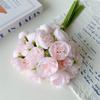 Kleiner Pfingstrosenstrauß künstliche Blumendekoration für das Wohnzimmer