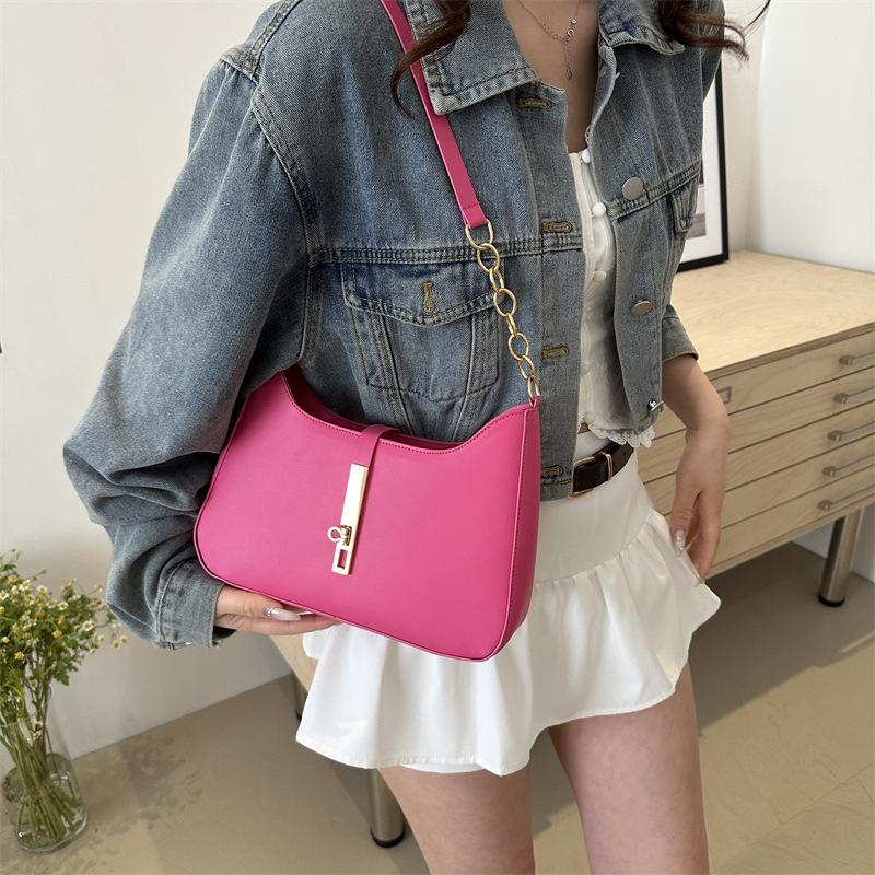 2024 New Korean Version of Simple Foreign Design Shoulder Bag Women's Fashion Temperament This Year Popular Solid Color Underarm Bag