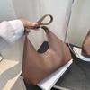 High Value Niche Design Versatile Commuter Retro Shoulder Baguette Armpit Bag Crescent Dumpling Women'S Bag Tide