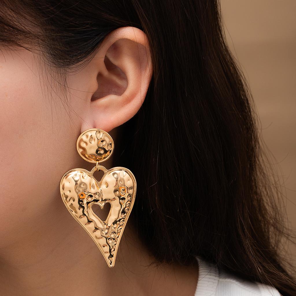 Metal Exaggerated Wind Stud Earrings Temperament Personality Hollow Big Love Earrings Retro Niche High-End Earrings