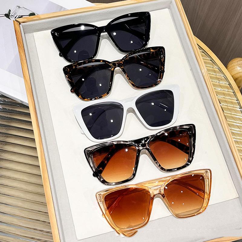 Lunettes de soleil œil de chat mode pour femmes Monture carrée surdimensionnée Protection UV Lunettes de soleil Style rétro de luxe Lunettes de vue Lunettes pour femmes