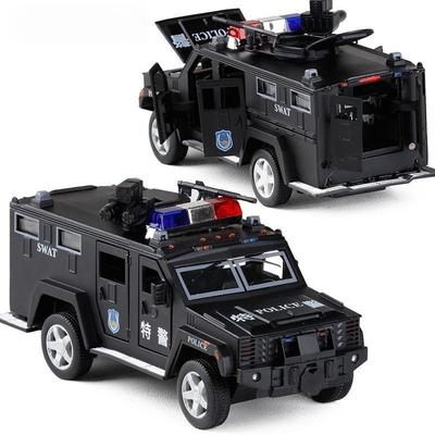 1:Model policejního náklaďáku SWAT proti únosům v měřítku 32, slitina, s mechanismem natažení a blikajícími světly pro batolata.