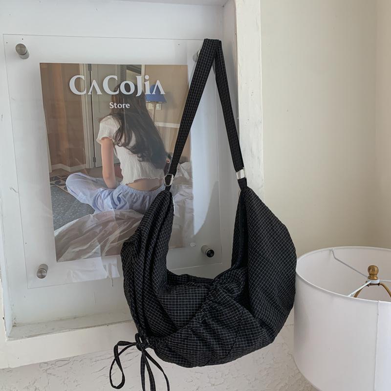 Plaid Bag Women's Large-capacity New Autumn and Winter Niche One-shoulder Messenger Bag Canvas Commuter Dumpling Bag