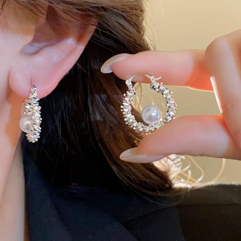 LATS Twisted Metal Pearl Hoop Earrings for Women High-end Unique Light Accessories Jewelry