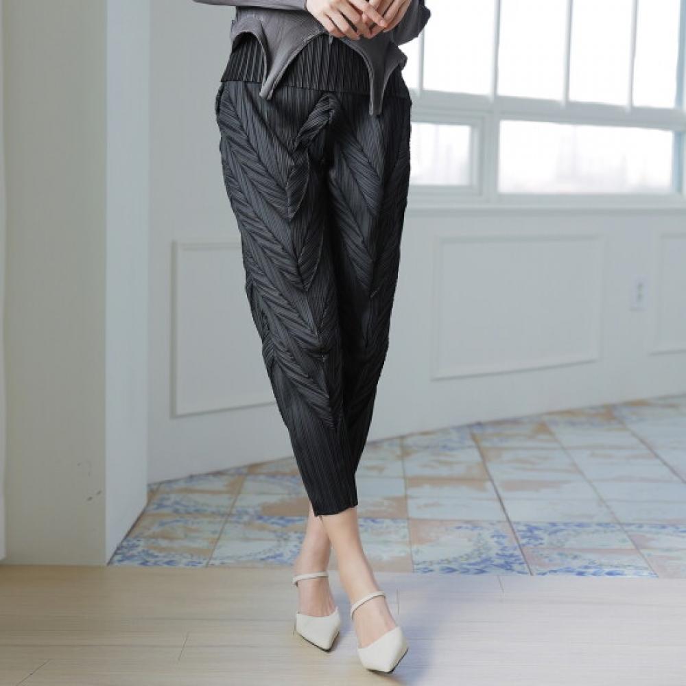 Plara Herringbone Wave Pleats Pants