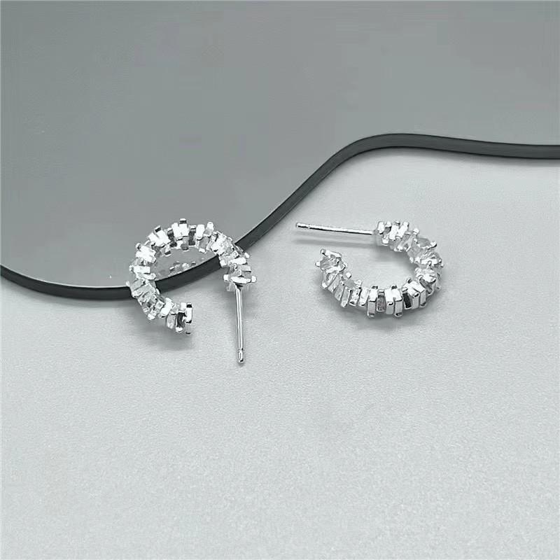 A Few C-shaped Geometric Stud Earrings Girls Niche Design Earrings Earrings Personalized Round Face Earrings