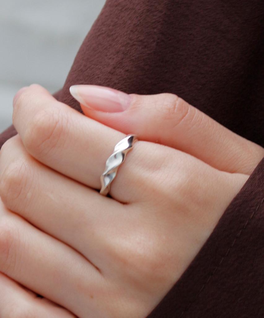47Bag 925 Silver Twisted Wave Bold Ring Corara