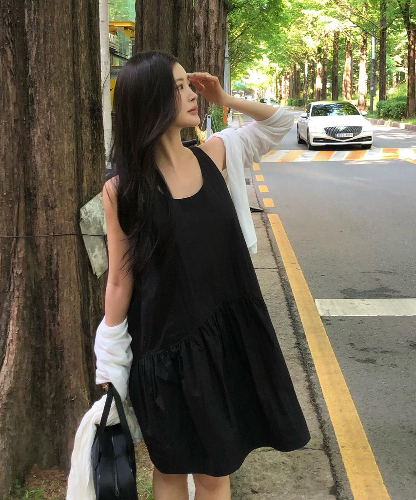 Plack Woman Summer Sleeveless Shirred Dress Black